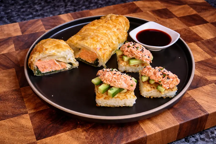 Salmon en Croûte & Rice Bites
